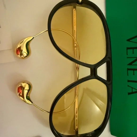 Bottega Veneta Drop Aviator Sunglasses (Black and Gold) - Picture 2 of 10